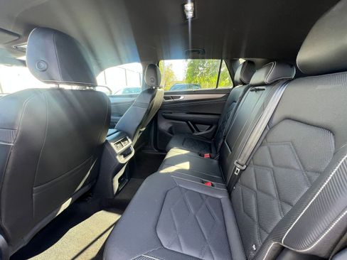 Used 2025 Volkswagen Atlas Cross Sport SE image 25