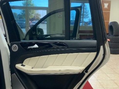 Used 2014 Mercedes-Benz GL 63 AMG 4MATIC image 14