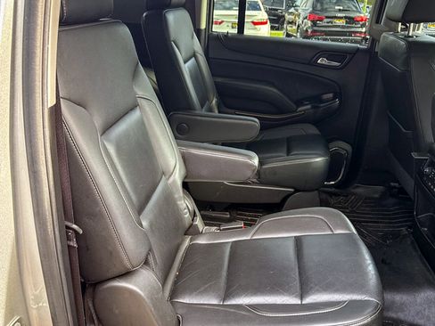 Used 2017 GMC Yukon XL SLT w/ Open Road Package image 31