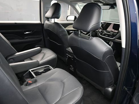 Used 2025 Toyota Grand Highlander AWD Hybrid image 45