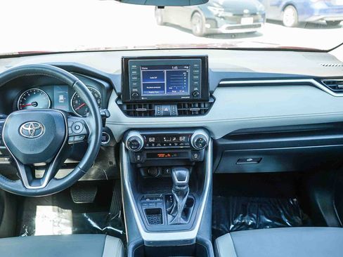 Used 2022 Toyota RAV4 XLE Premium image 13