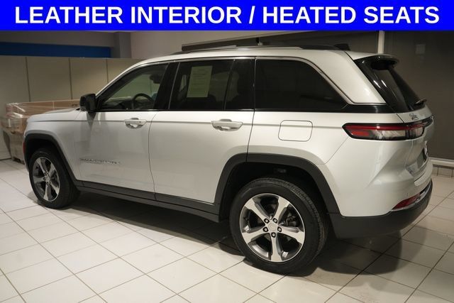 Used 2023 Jeep Grand Cherokee Limited w/ Luxury Tech Group II AWD/4WD image 4
