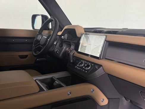 New 2025 Land Rover Defender 110 V8 image 18