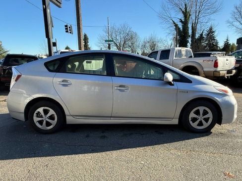 Used 2013 Toyota Prius Two image 7