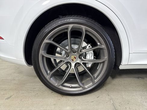 Certified 2023 Porsche Cayenne Turbo AWD/4WD image 16