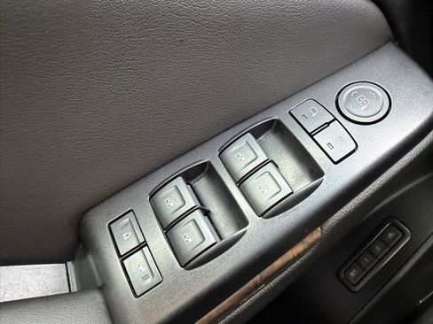 Used 2018 Chevrolet Tahoe LT image 18