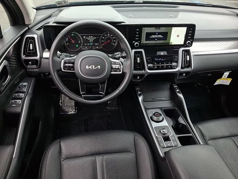 Certified 2023 Kia Sorento EX AWD/4WD image 11