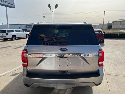 Used 2020 Ford Expedition Max XLT w/ Equipment Group 202A image 5