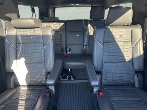 Used 2024 Cadillac Escalade ESV Premium Luxury Platinum image 13