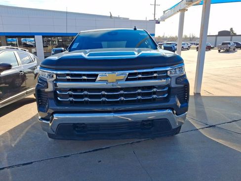 Used 2025 Chevrolet Silverado 1500 LT AWD/4WD image 9