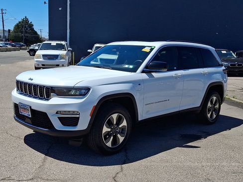Used 2024 Jeep Grand Cherokee Limited 4xe AWD/4WD image 3