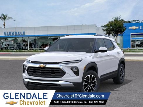 New 2026 Chevrolet TrailBlazer LT w/ LT Cold Weather Package FWD image 6