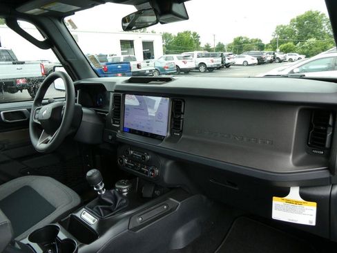 New 2026 Ford Bronco 2-Door AWD/4WD image 10
