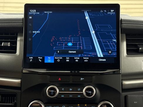 Used 2023 Ford Expedition XLT image 15