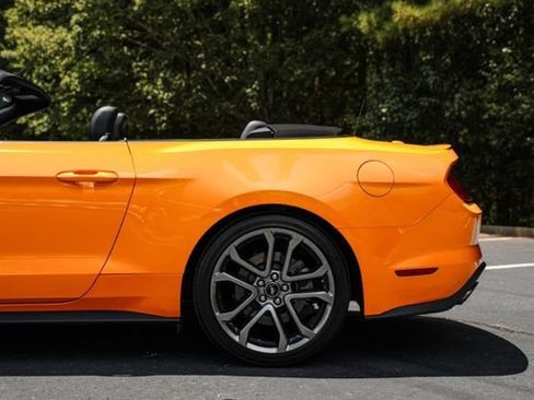 Used 2018 Ford Mustang GT Premium w/ Equipment Group 401A RWD image 7
