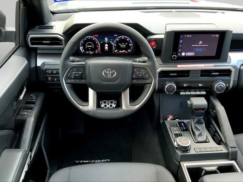 Used 2025 Toyota Tacoma TRD Sport AWD/4WD image 6