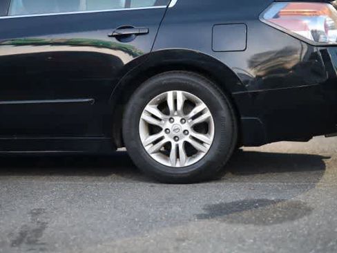 Used 2012 Nissan Altima 2.5 S w/ 20th Anniversary Pkg image 11