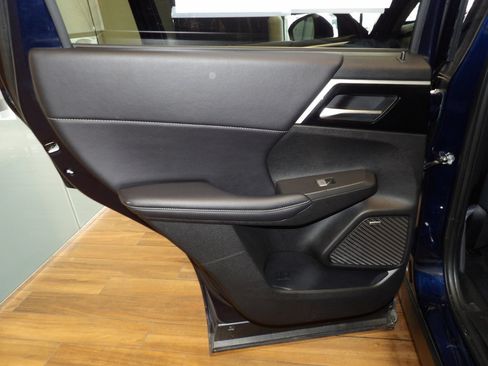 Used 2025 Mitsubishi Outlander SE image 21