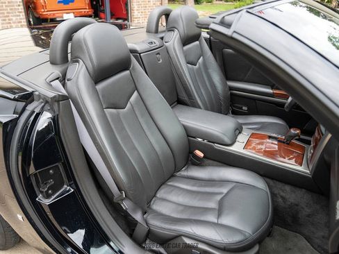 Used 2006 Cadillac XLR RWD image 57