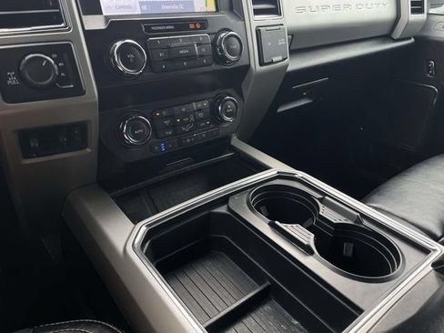 Used 2021 Ford F250 Lariat w/ Lariat Ultimate Package AWD/4WD image 30