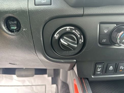 Used 2025 Nissan Frontier PRO-4X w/ Pro Convenience Package AWD/4WD image 23