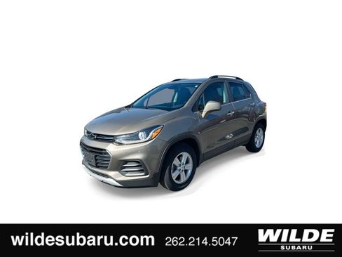 Used 2020 Chevrolet Trax LT w/ Sun & Sound Package image 1