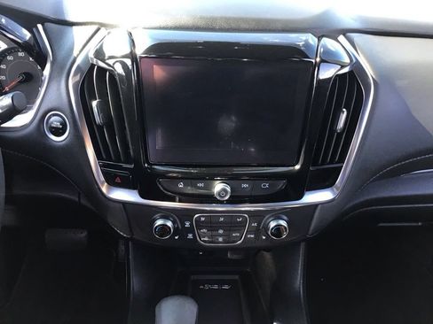 Used 2023 Chevrolet Traverse LT FWD image 17