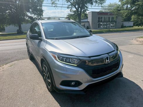 Used 2019 Honda HR-V Sport image 3
