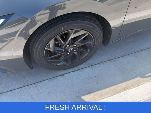 Used 2024 Hyundai Elantra SEL image 5