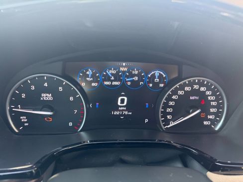 Used 2017 Cadillac XT5 Platinum w/ Driver Assist Package AWD/4WD image 12