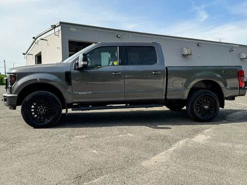 Certified 2022 Ford F350 Lariat w/ Black Appearance Package AWD/4WD image 6
