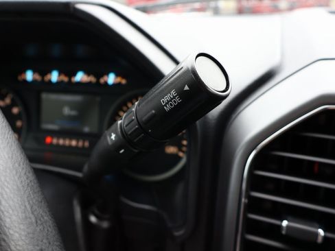 Used 2018 Ford F150 XLT w/ Trailer Tow Package image 8