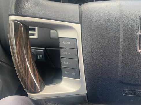 Used 2009 Lincoln MKX AWD image 18
