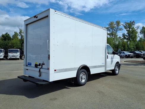 New 2024 Chevrolet Express 3500 w/ Power Convenience Package image 26