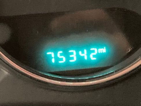 Used 2015 Jeep Wrangler Unlimited Sahara w/ Dual Top Group image 27