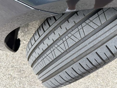 Used 2015 Mercedes-Benz S 550 4MATIC Sedan w/ Premium 1 Package image 31