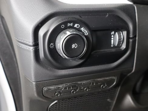 Used 2024 Jeep Wrangler Unlimited Sahara AWD/4WD image 20