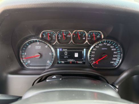 Used 2020 Chevrolet Suburban LT w/ Luxury Package AWD/4WD image 17