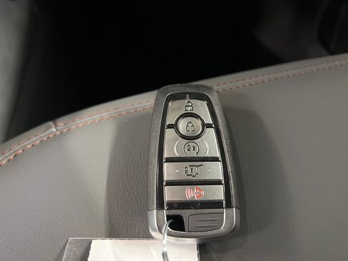 New 2025 Ford Expedition Active image 44