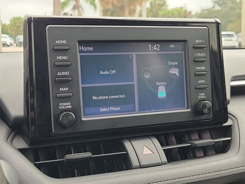 Used 2019 Toyota RAV4 LE image 24