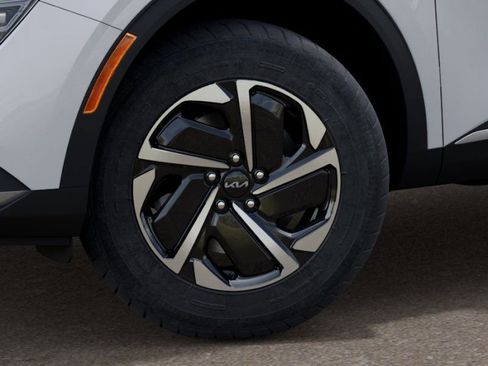 Certified 2024 Kia Sportage LX image 11