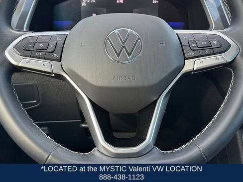 Certified 2022 Volkswagen Tiguan SE w/ Panoramic Sunroof Package AWD/4WD image 40