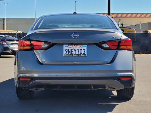 Certified 2024 Nissan Altima 2.5 SV FWD image 5