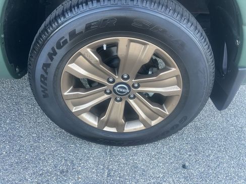 Used 2024 Nissan Titan SV w/ SV Bronze Edition Package image 30