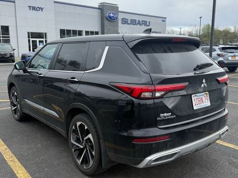 Used 2022 Mitsubishi Outlander SE AWD/4WD image 3