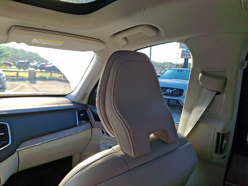 Used 2024 Volvo XC90 T8 Ultimate w/ Protection Package Premier AWD/4WD image 11