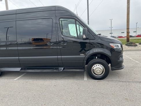 Used 2023 Mercedes-Benz Sprinter 3500 image 29