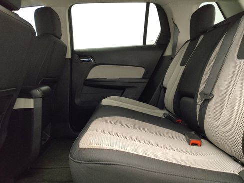 Used 2017 GMC Terrain SLE FWD image 18