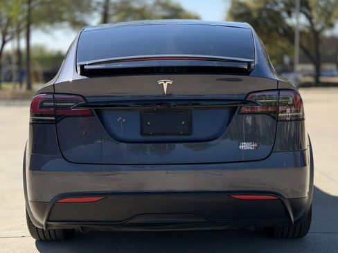Used 2022 Tesla Model X Plaid image 11