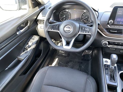 Certified 2024 Nissan Altima 2.5 SV FWD image 15